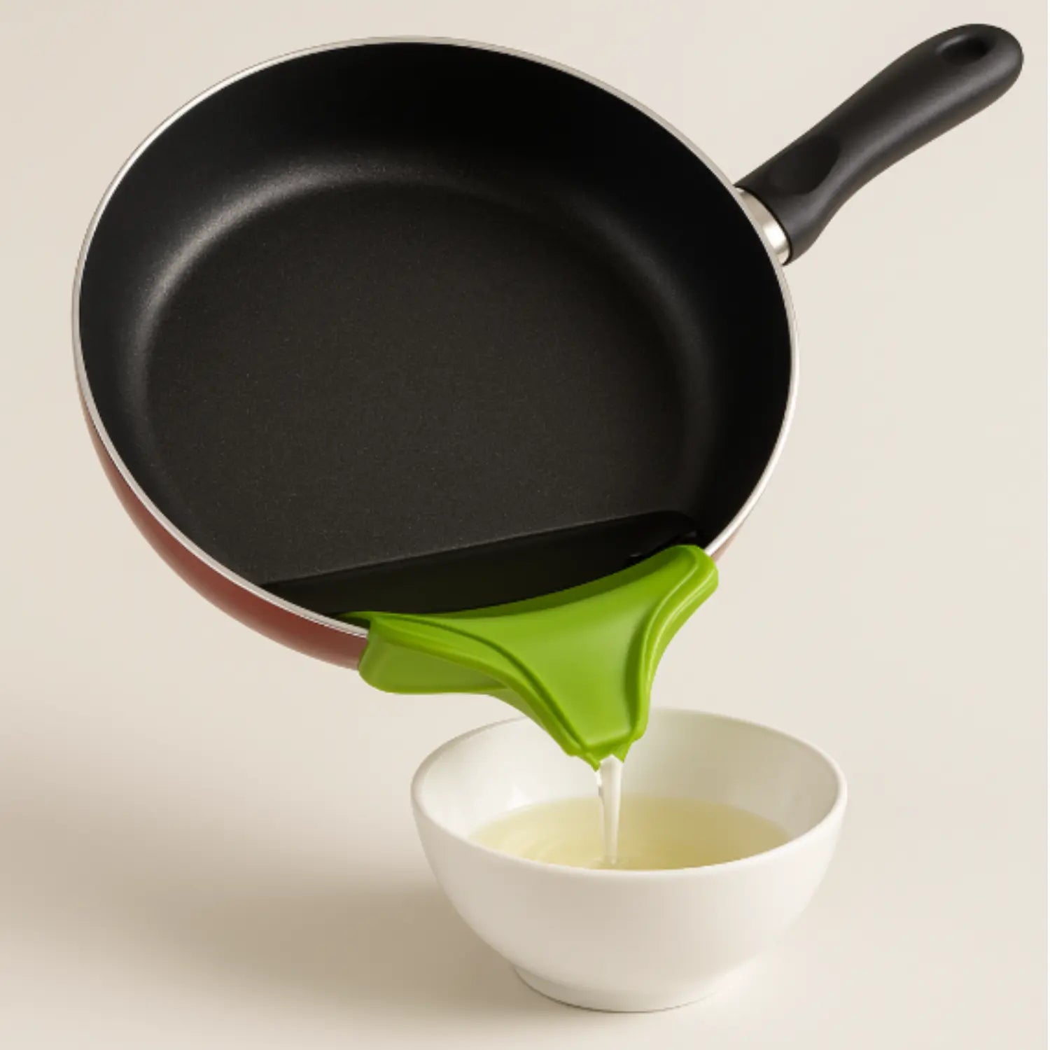 Bec verseur casserole en fonction