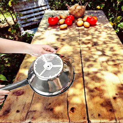 Presse puree manuel molinex les trous