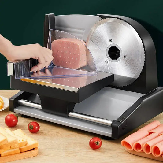 Trancheuse a jambon avec  tomates