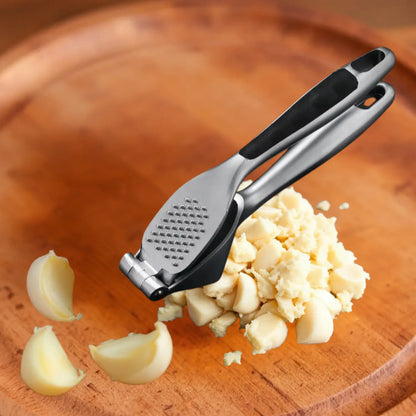 presse-ail-ergonomique-garlic-crusher-usage